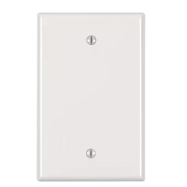 Leviton R52-0PJ13-00W 1-Gang White Blank Plate Nylon Midway/Midsize Wall Plate (1-Pack)